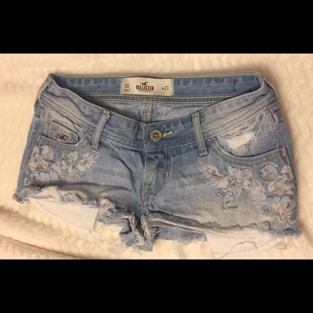 Hollister Embroidered Denim Short Shorts